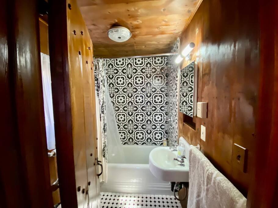 The Lodge At 11 Chimneys Idyllwild Exterior photo
